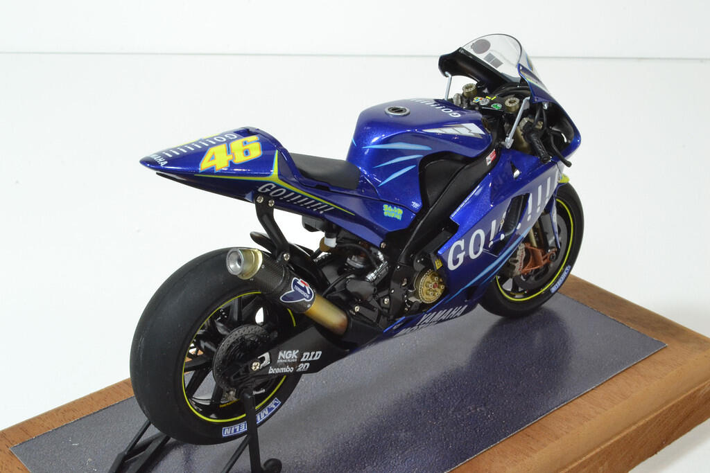 1/12 Yamaha YZR M1-2004