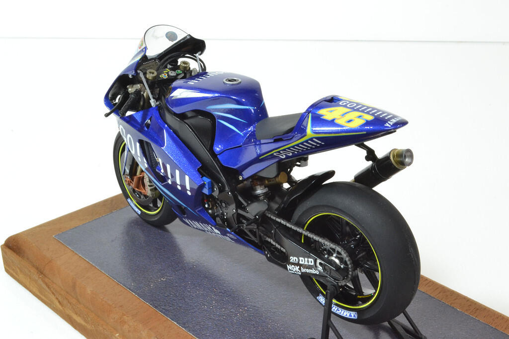 1/12 Yamaha YZR M1-2004