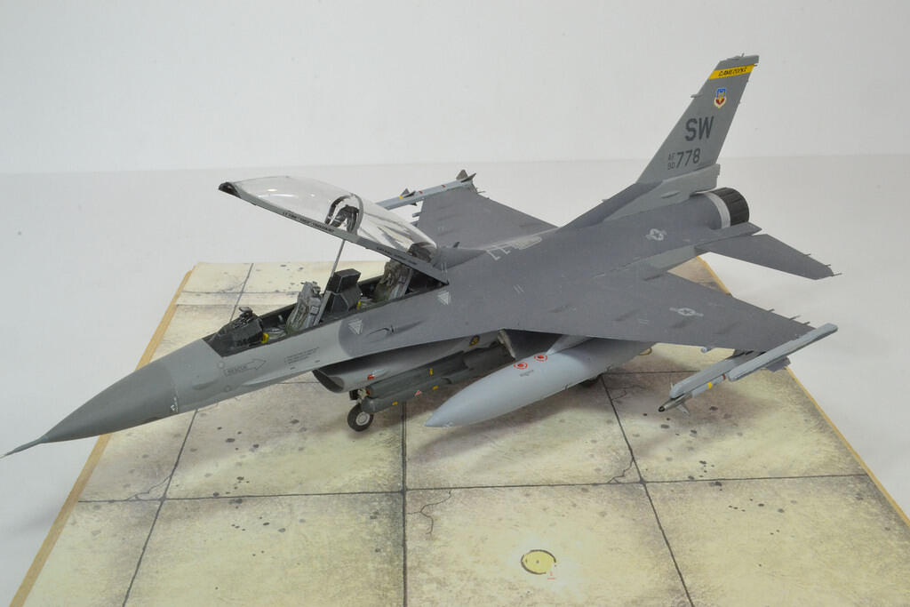 General Dynamics F-16D  Block 42