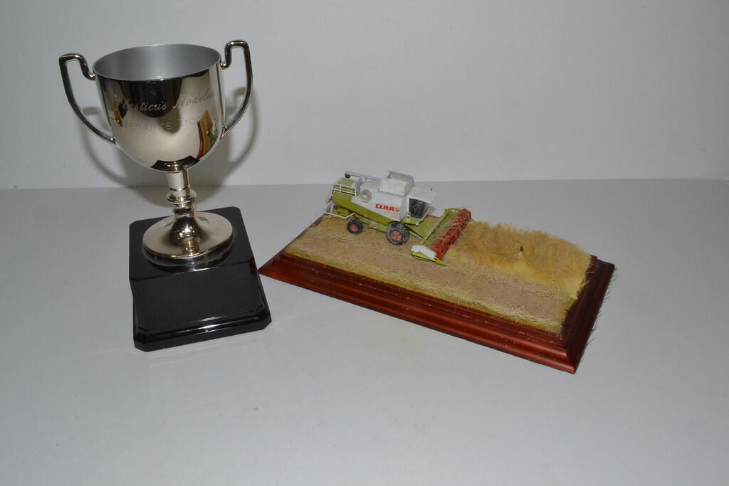 Winning model with  "Machines that kill" Members trophy