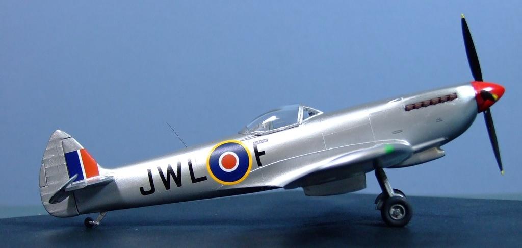 Supermarine Spitfire XVI, 1:72