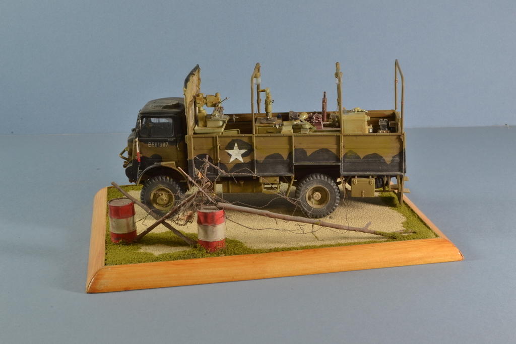 Bedford QLT Machinery REME, June 1944