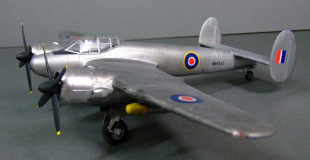 Bristol Brigand, Valom 1:72